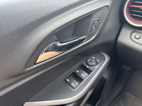 Used 2024 Chevrolet Trax RS w/ Driver Confidence Package image 25