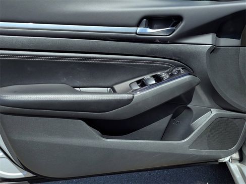 Used 2023 Nissan Altima 2.5 SL image 10