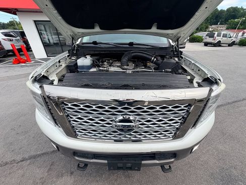 Used 2017 Nissan Titan Platinum Reserve AWD/4WD image 11