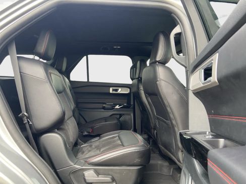Used 2023 Ford Explorer ST-Line w/ Class IV Trailer Tow Package AWD/4WD image 16