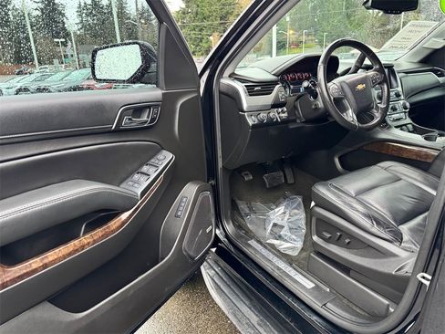 Used 2018 Chevrolet Tahoe LT w/ Luxury Package image 21