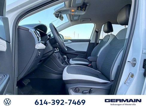 New 2026 Volkswagen Taos SE FWD image 21