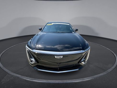 Used 2024 Cadillac Lyriq Luxury RWD image 3