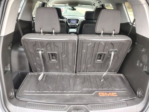 Used 2023 GMC Acadia SLE w/ Driver Convenience Package image 10