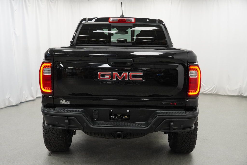 Used 2024 GMC Canyon AT4X w/ AT4X AEV Edition AWD/4WD image 40