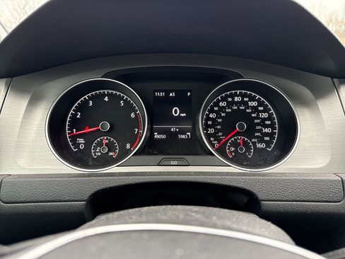 Used 2016 Volkswagen Golf Limited Edition image 15