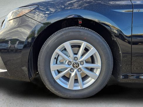 Used 2025 Toyota Camry LE FWD image 14