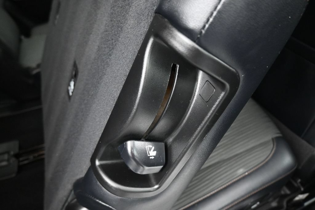 Used 2019 Toyota Highlander Plus AWD/4WD image 45