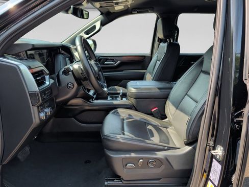 Used 2025 GMC Yukon XL Denali AWD/4WD image 16