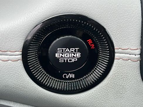 Used 2023 Jeep Compass Limited image 17