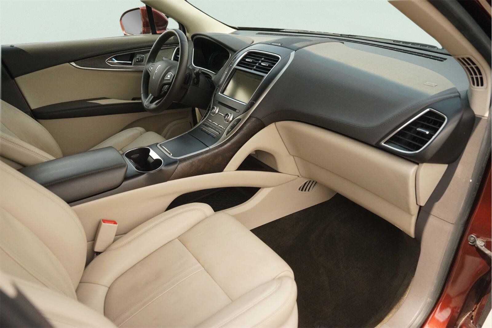 Used 2016 Lincoln MKX Reserve w/ Climate Package FWD image 18