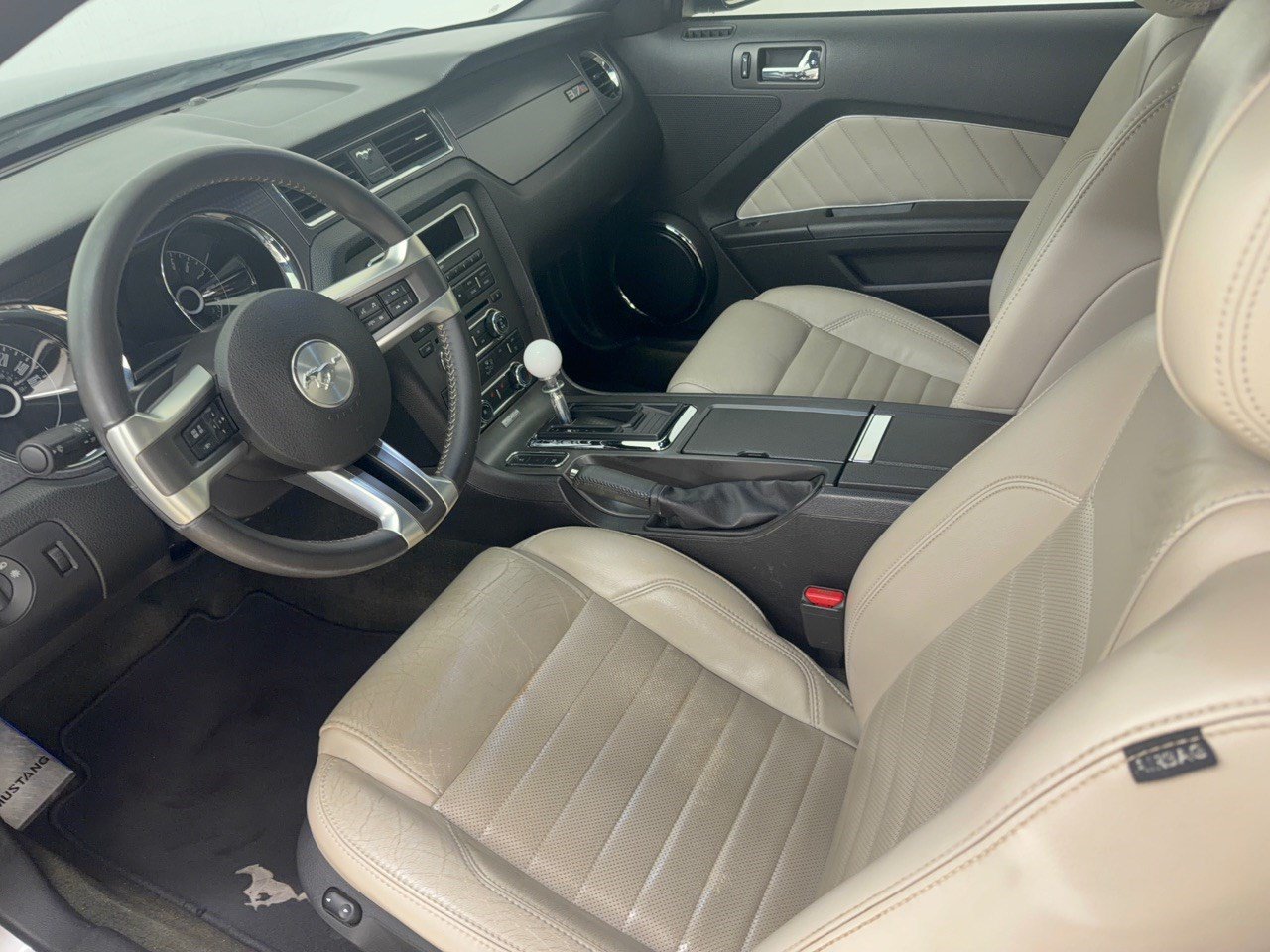 Used 2014 Ford Mustang Premium w/ Equipment Group 202A RWD image 4