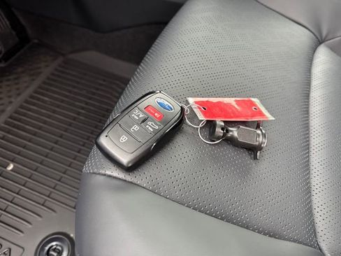 New 2026 Subaru Solterra image 28