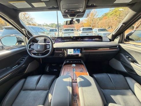 New 2025 Lincoln Navigator L Black Label image 11