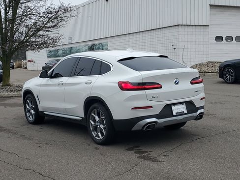 Used 2023 BMW X4 xDrive30i AWD/4WD image 2