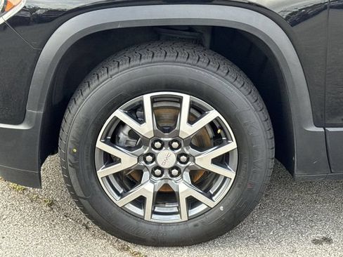 Used 2023 GMC Acadia SLT FWD image 24