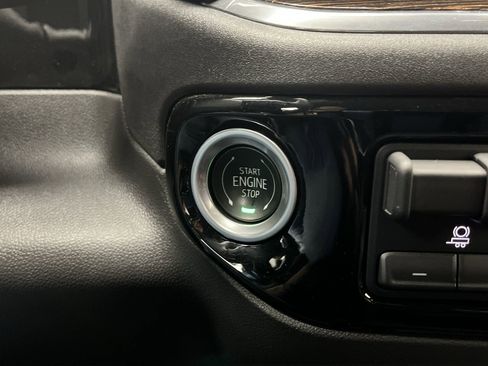 Certified 2024 GMC Sierra 1500 Elevation image 23