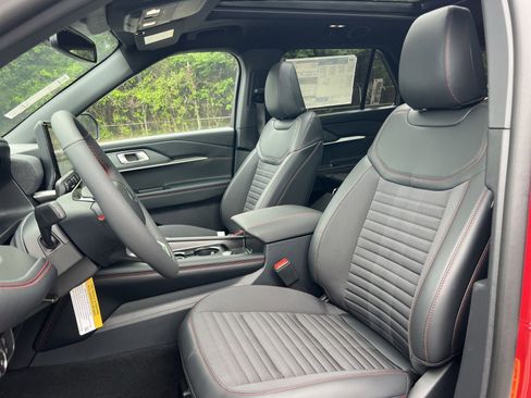 New 2026 Ford Explorer ST-Line w/ ST-Line Street Pack AWD/4WD image 13