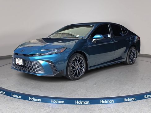 Used 2025 Toyota Camry SE w/ Convenience Package AWD/4WD image 1