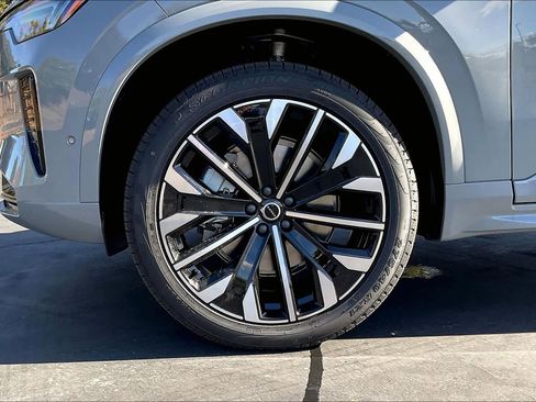 New 2026 Volvo XC90 B6 Ultra w/ Protection Package image 14