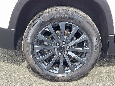 Used 2023 Chevrolet Traverse RS image 9