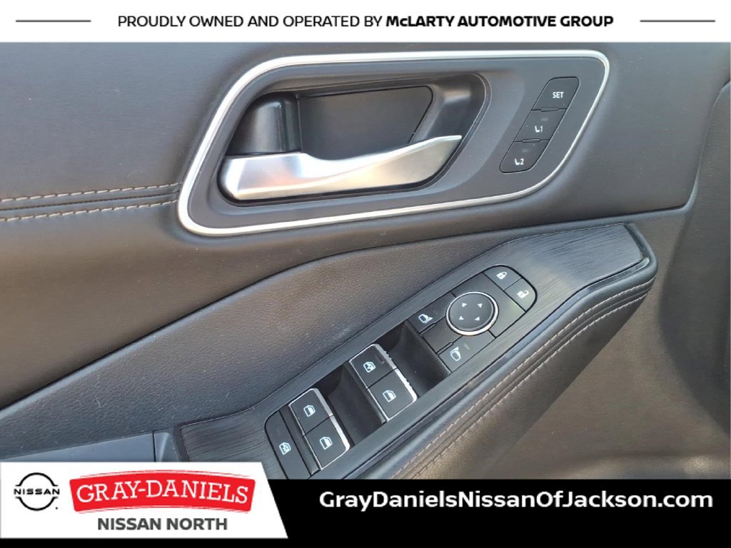 Used 2023 Nissan Rogue Platinum w/ Platinum Premium Package FWD image 12