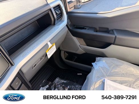 New 2026 Ford F250 XL w/ XL Chrome Package image 7