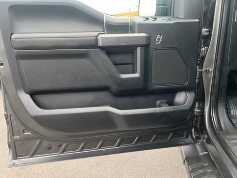 Used 2017 Ford F150 XLT w/ Equipment Group 302A Luxury image 9