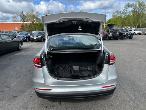 Used 2019 Ford Fusion Titanium FWD image 10