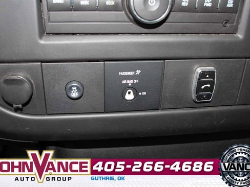 Used 2017 GMC Savana 2500 image 32