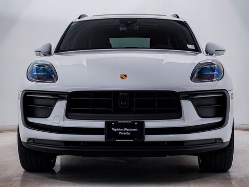 Certified 2025 Porsche Macan image 6