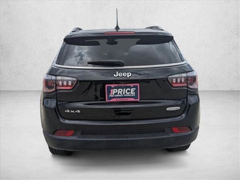 Used 2023 Jeep Compass Latitude AWD/4WD image 6