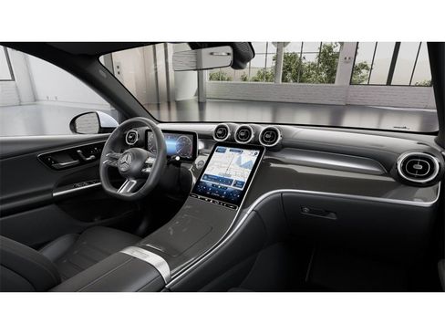 Used 2025 Mercedes-Benz GLC 300 4MATIC image 7