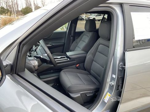 Used 2025 Chevrolet Equinox LT image 17