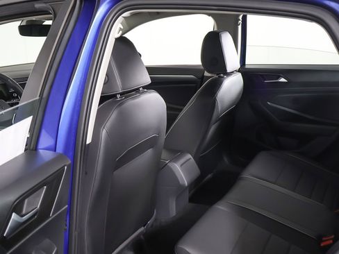 Used 2024 Volkswagen Jetta SE w/ Panoramic Sunroof Package image 25