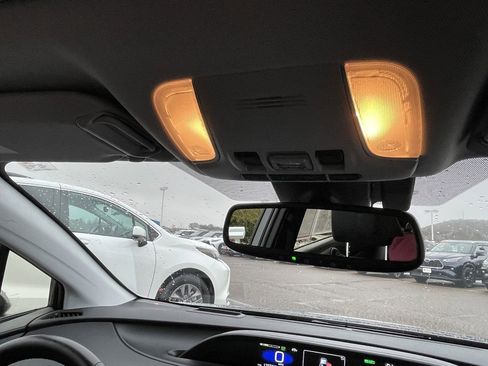 Certified 2022 Toyota Prius Limited image 18