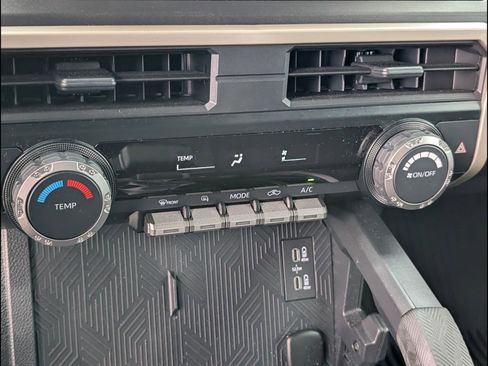 Used 2025 Toyota Tacoma SR image 17