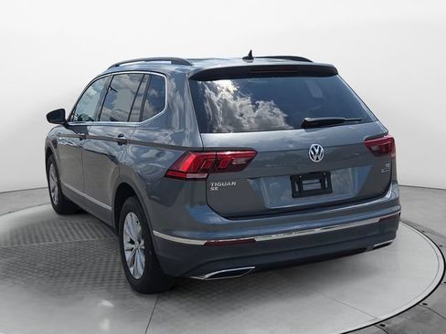 Used 2018 Volkswagen Tiguan SE w/ 3rd Row Seat Package AWD/4WD image 3