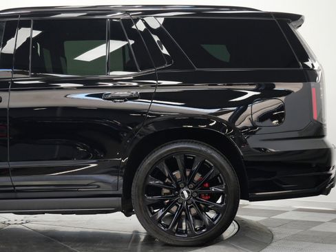 Used 2026 Cadillac Escalade V w/ LPO, ONYX Package AWD/4WD image 51