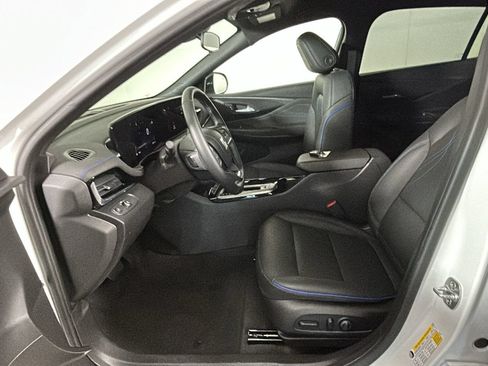 Used 2024 Buick Envista Sport Touring w/ Convenience I Package FWD image 14