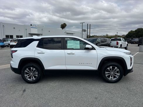 Used 2025 Chevrolet Equinox LT AWD/4WD image 2
