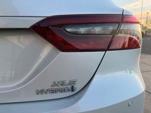 Used 2021 Toyota Camry XLE w/ Navigation Upgrade Package FWD image 8