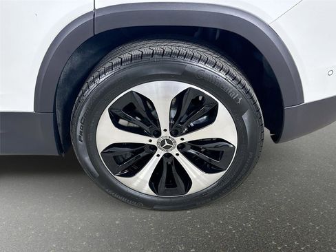 Used 2026 Mercedes-Benz GLB 250 4MATIC image 40