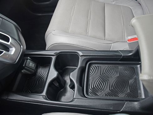 Used 2018 Honda CR-V Touring image 19