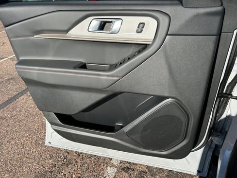 New 2026 Ford Explorer Active AWD/4WD image 13