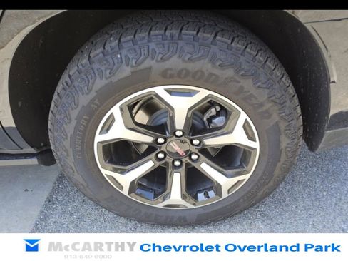 Used 2025 GMC Yukon AT4 w/ AT4 Premium Plus Package AWD/4WD image 8
