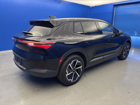 New 2026 Chevrolet Equinox EV LT image 7