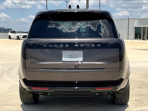 New 2025 Land Rover Range Rover SE AWD/4WD image 4