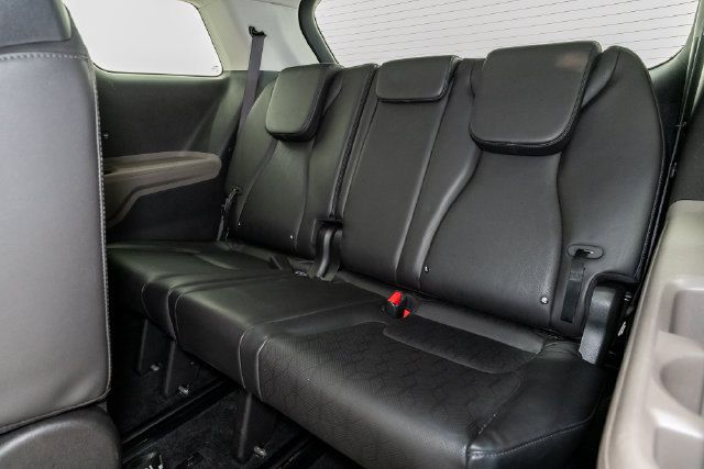 Certified 2025 Kia Carnival FWD image 24
