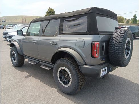 New 2024 Ford Bronco Outer Banks w/ Sasquatch Package image 5
